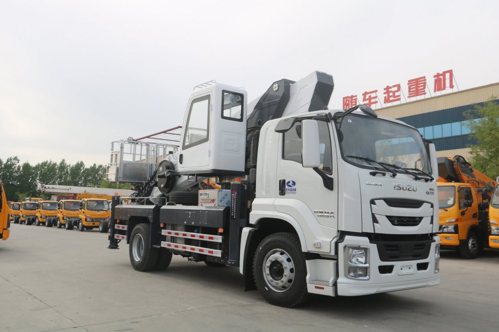 ISUZU Автогидроподъемник АГП 45 м фото