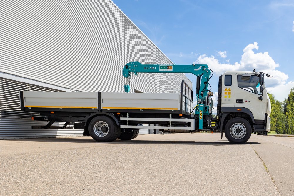 Бортовой автомобиль с КМУ Forland 12 фото