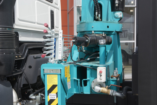 Бортовой автомобиль с КМУ DAEWOO Novus CC4CT фото