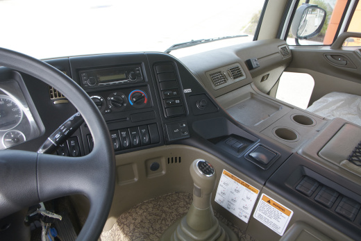 Бортовой автомобиль с КМУ DAEWOO Novus CC4CT фото