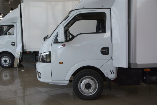 Промтоварный фургон Dongfeng Captain-T фото