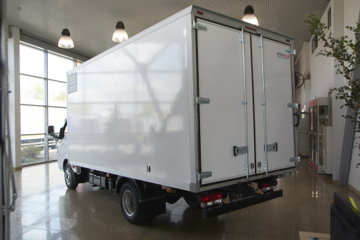 Промтоварный фургон Dongfeng Captain-T фото